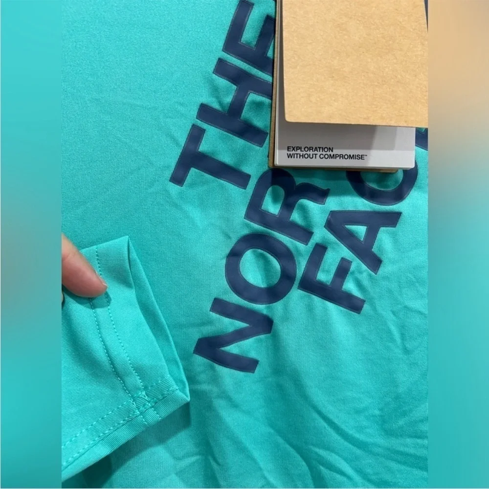 The North Face Boys Medium Amphibious Long Sleeve Sun Tee Aqua Kids NWT UPF 40+
